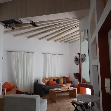 Mykonos Redocher * אורנוס